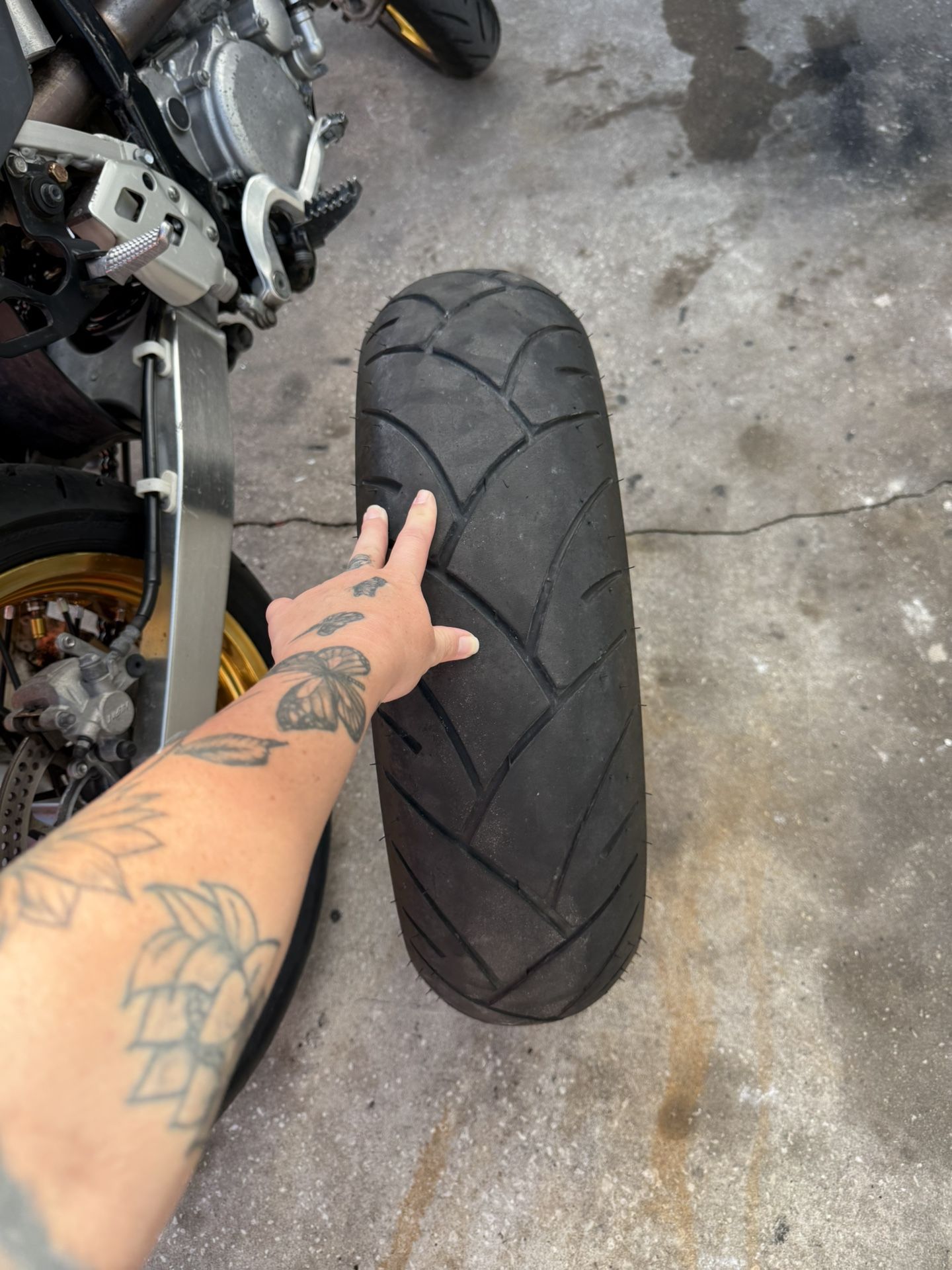 160/60/17 Shinko Rear Motorcycle Tire (lightly used) $50firm