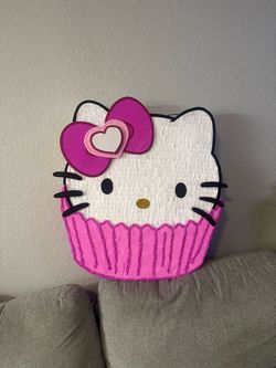 Hello Kitty 36” Piñata