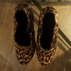OMG CHEETAH HEELS!!