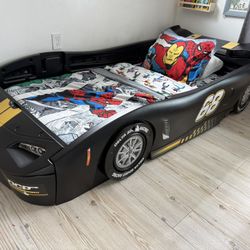 Delta Children Turbo Race Car Twin Bed Black 