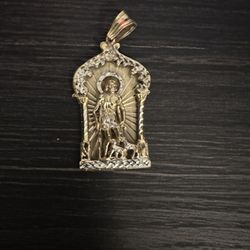 San Laz Pendent. 