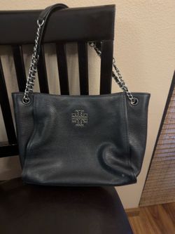 👜 Authentic Tory Burch Black Pebbled Leather Chain Tote