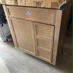 New 30 In Vanity In Good Condition No Top