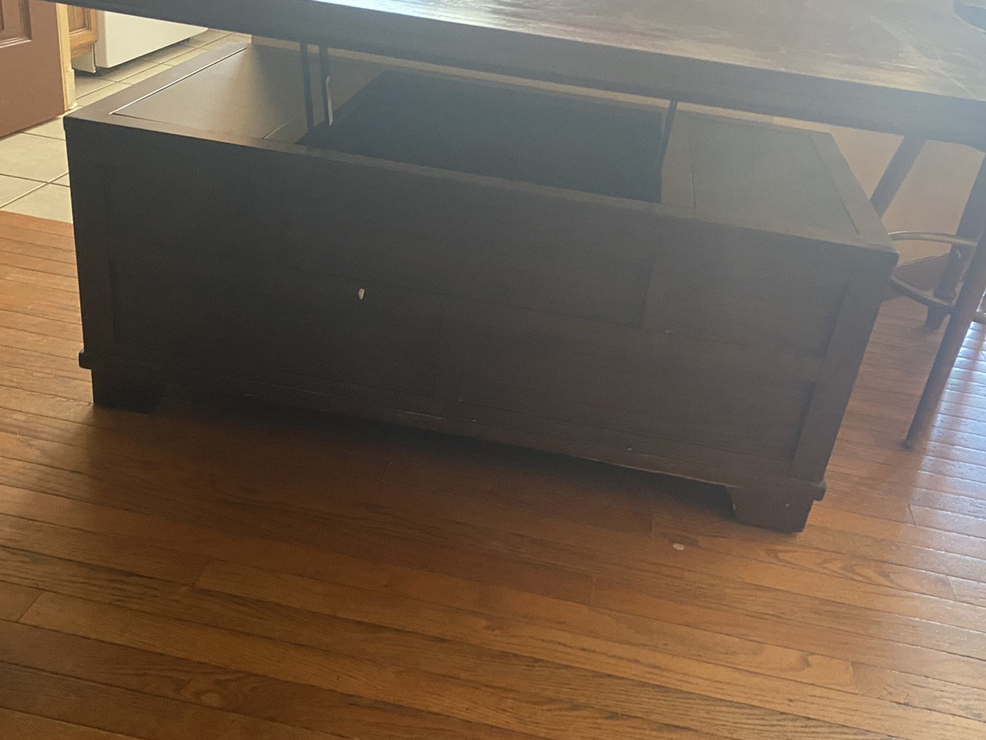 Moving Sale ! $50 For Extending / Roller Coffee Table! 