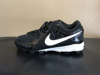 Nike cleats size 7 barely used