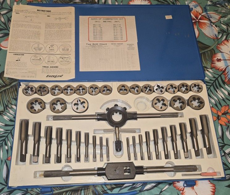 45 Piece Metric Tap & Die Set 6mm To 24mm. A must have for any shop! All there.