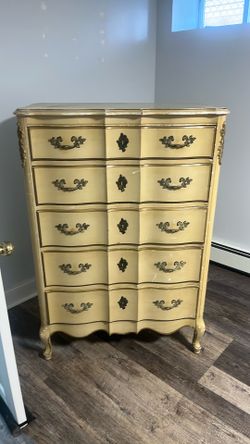 Dresser