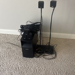 Bose Speakers with stand & subwoofer 