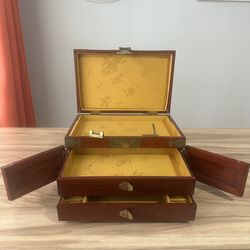 Vintage Jewelry Box