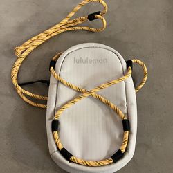 Lululemon crossbody sling bag for cell phone