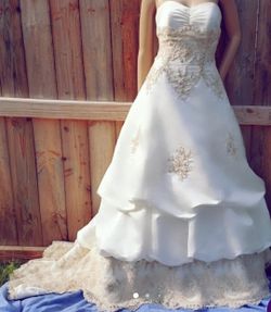 Oleg Cassini Wedding Dress