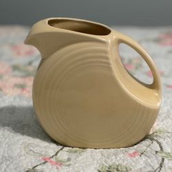 Fiestaware Vintage Large Pale Yellow Disc Pitcher by Homer Laughlin
