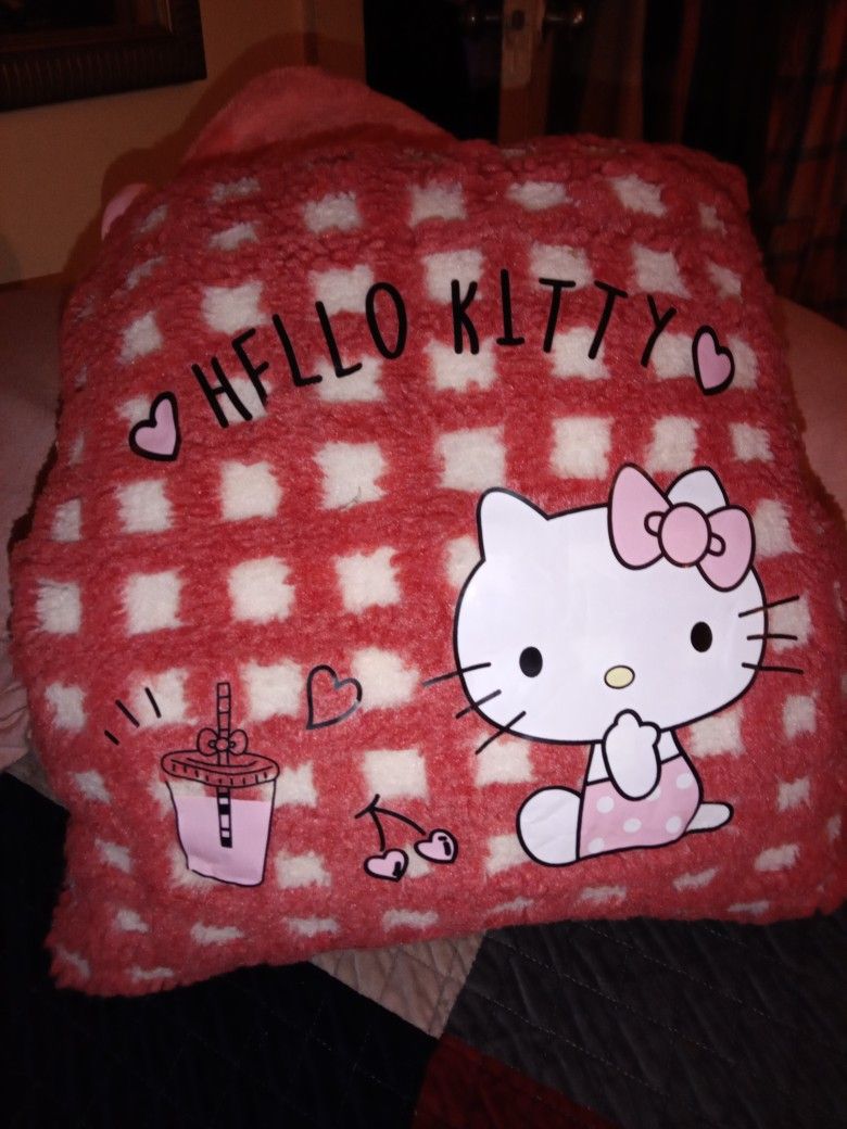 Hello Kitty Bag W/ Blanket