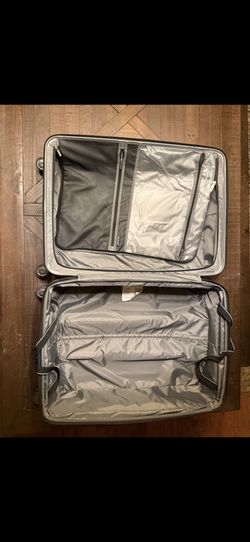 Samsonite Hard Shell Spinner Luggage Set – Large + Carry On – Excellent Condition