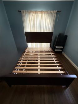 Pottery Barn Queen Platform Bed