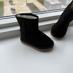 Baby Uggs