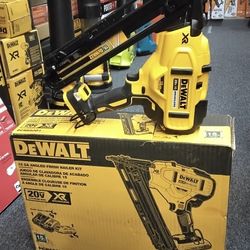 DEWALT 20V MAX LITHIUM- ION XR BRUSHLESS 15GA ANGLED FINISH NAILER KIT (TOOL ONLY)