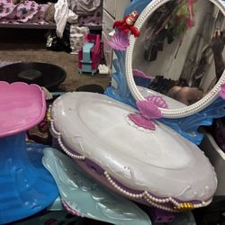 Little Mermaid Toddler Vanity