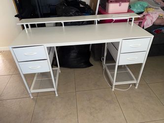 White Computer Desk with 4 Drawers & Charging Station