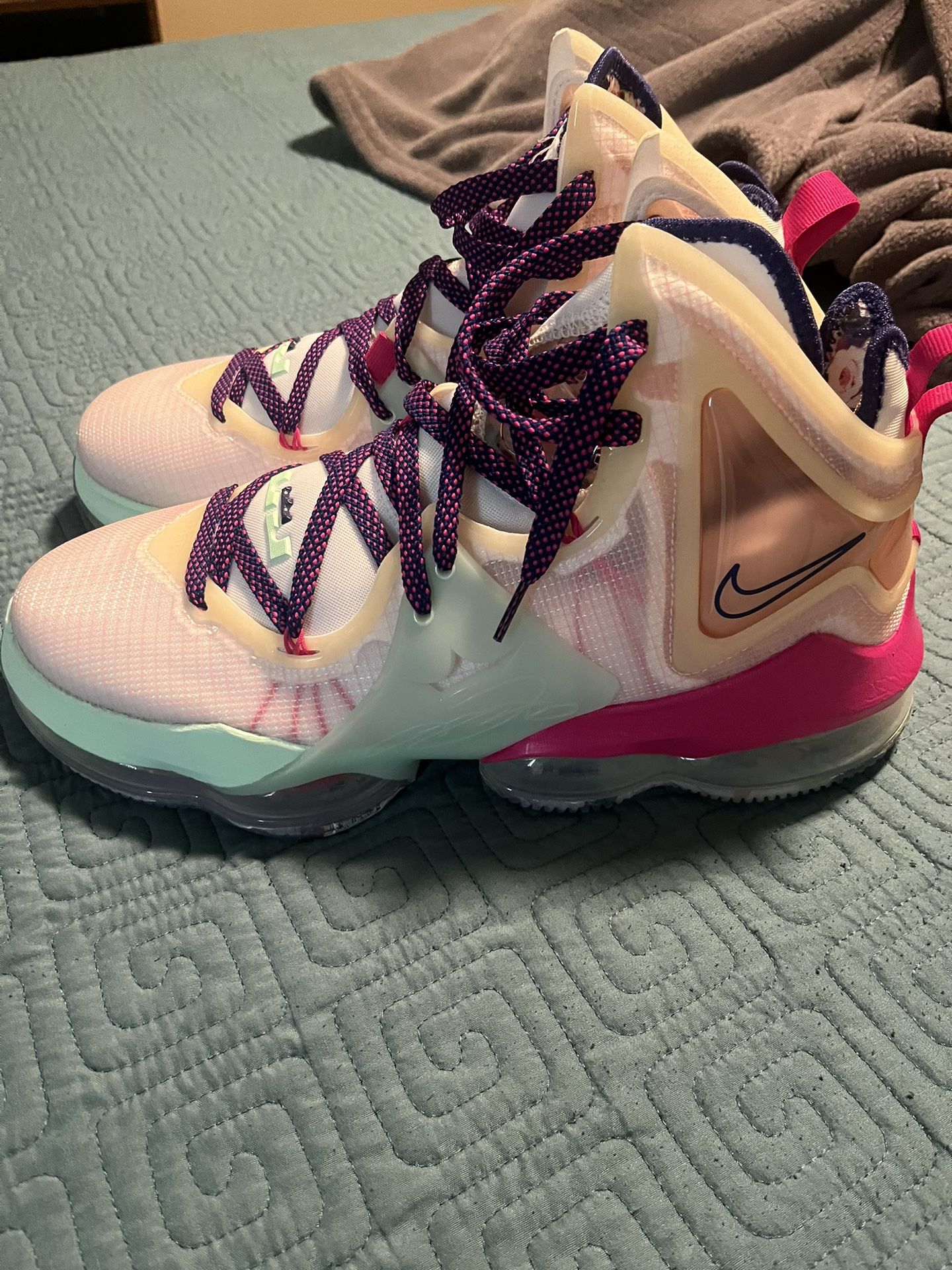 Lebrons XIX