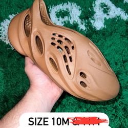 Yeezy Foam Runner Clay Red