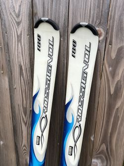 180cm Rossignol Skis w/ Bindings