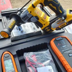 DEWALT
ATOMIC 20V MAX Cordless
Brushless Ultra-Compact 5/8 in.
SDS Plus Hammer Drill (Tool
Only)