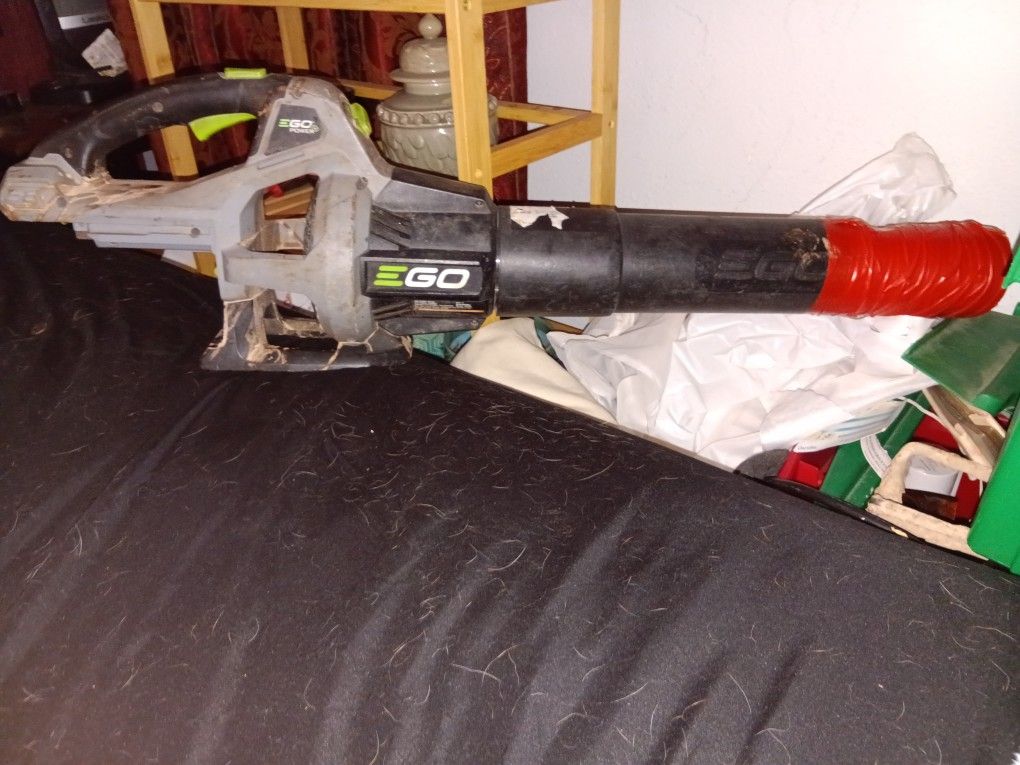 EGO LEAF BLOWER And 3 BATTERIES AND THE CHARGER