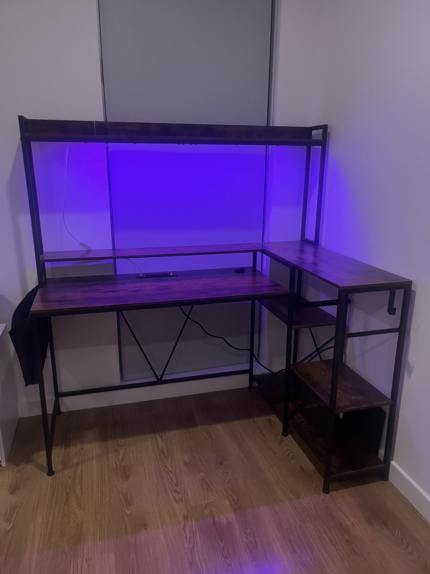 Desk In Great Condition