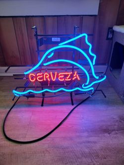 Neon Cerveza Sign.