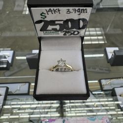 14k Gold  Engagement Ring  3.7 Grams W/ DIA