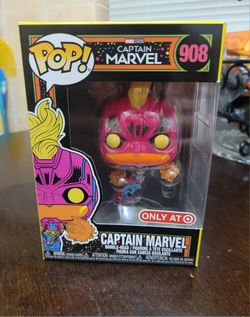 Funko Pop Captain Marvel(Blacklight)