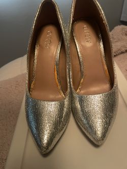 Women’s Silver Pumps