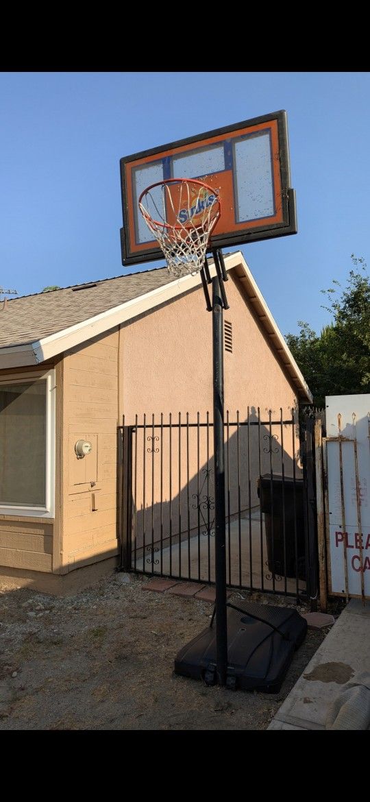 Basketball Hoop 
