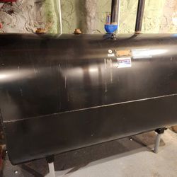 Oil tank