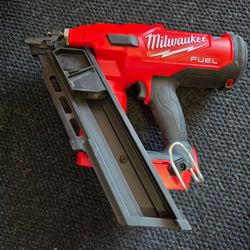 Milwaukee
M18 FUEL 3-1/2 in. 18-Volt 30-Degree Lithium-Ion Brushless Cordless Framing Nailer (Tool-Only)