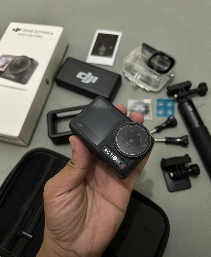 DJI Action 4 Adventure Combo
