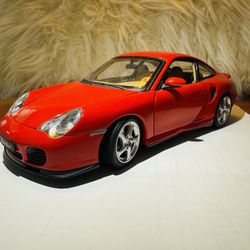 Porsche 911 Turbo - Auto art  1:18 Scale