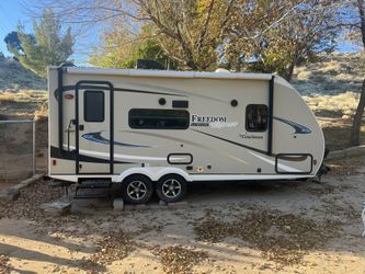 2018 COACHMEN FREEDOM EXPRESS ULTRA LITE 192RBS TRAVEL TRAILER CAMPER RV