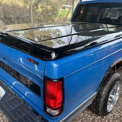 Tonneau Cover ARE Black