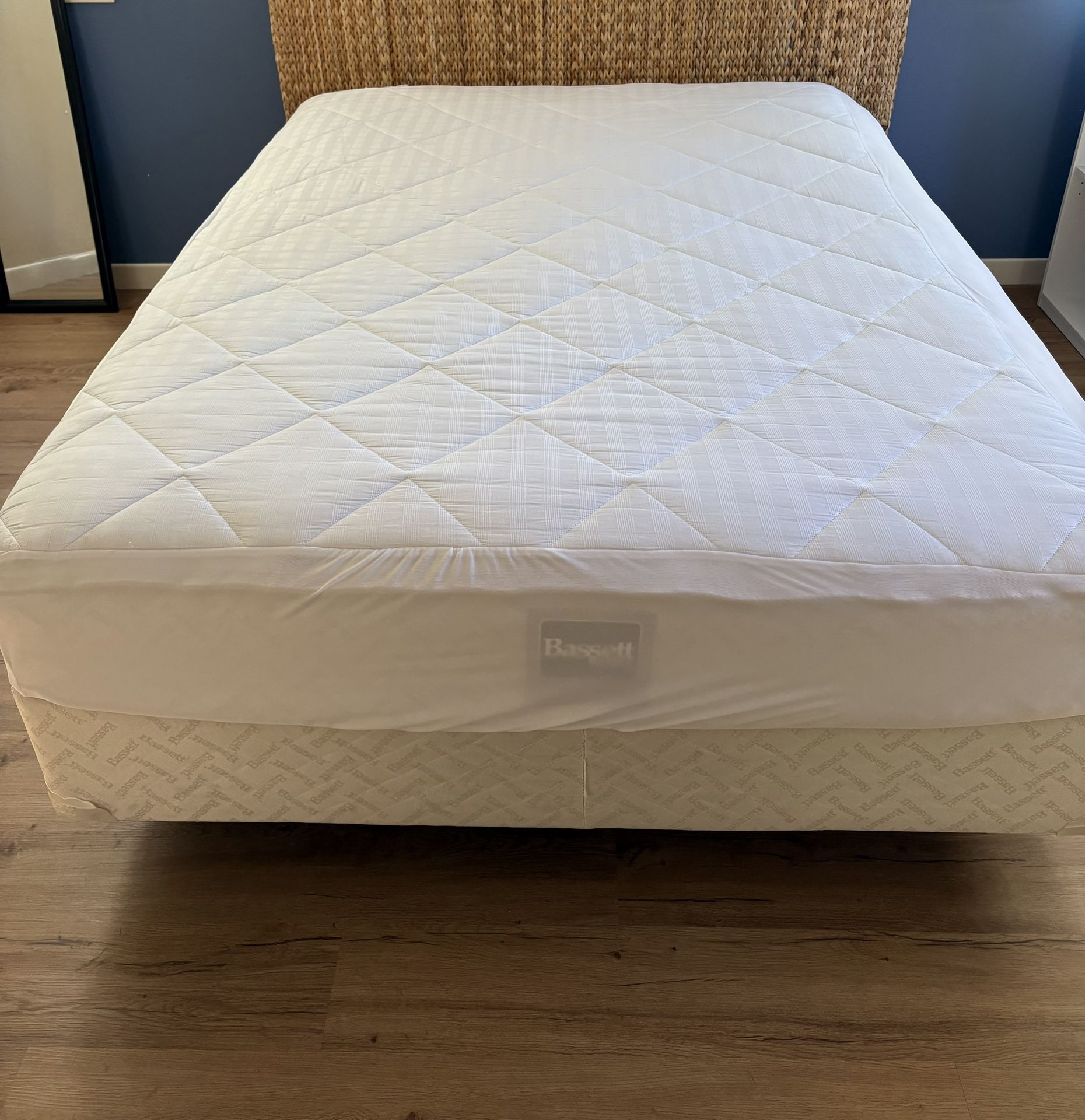 Used Queen Bassett Bedding Cloverdale Mattress & Box Spring - pick up Simi Valley