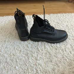 womens Doc Martens size nine worn twice