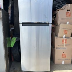 Whirlpool Refrigerator 