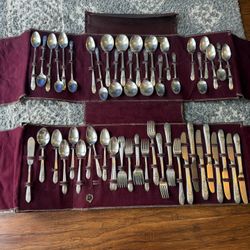 Antique vintage 1941 William Rogers and Son 60 Piece Silver Flatware