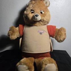 Vintage 1985 Teddy Ruxpin Bear. (New ?) 