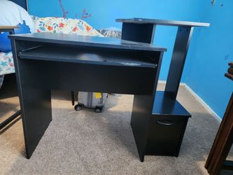 Computer table