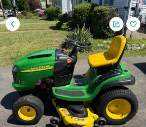 John Deere L120 Lawn Tractor