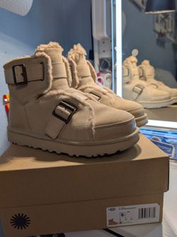 🌟 UGG Dune Mini Buckle Boots | Women's Size 6 | Like New 🌟