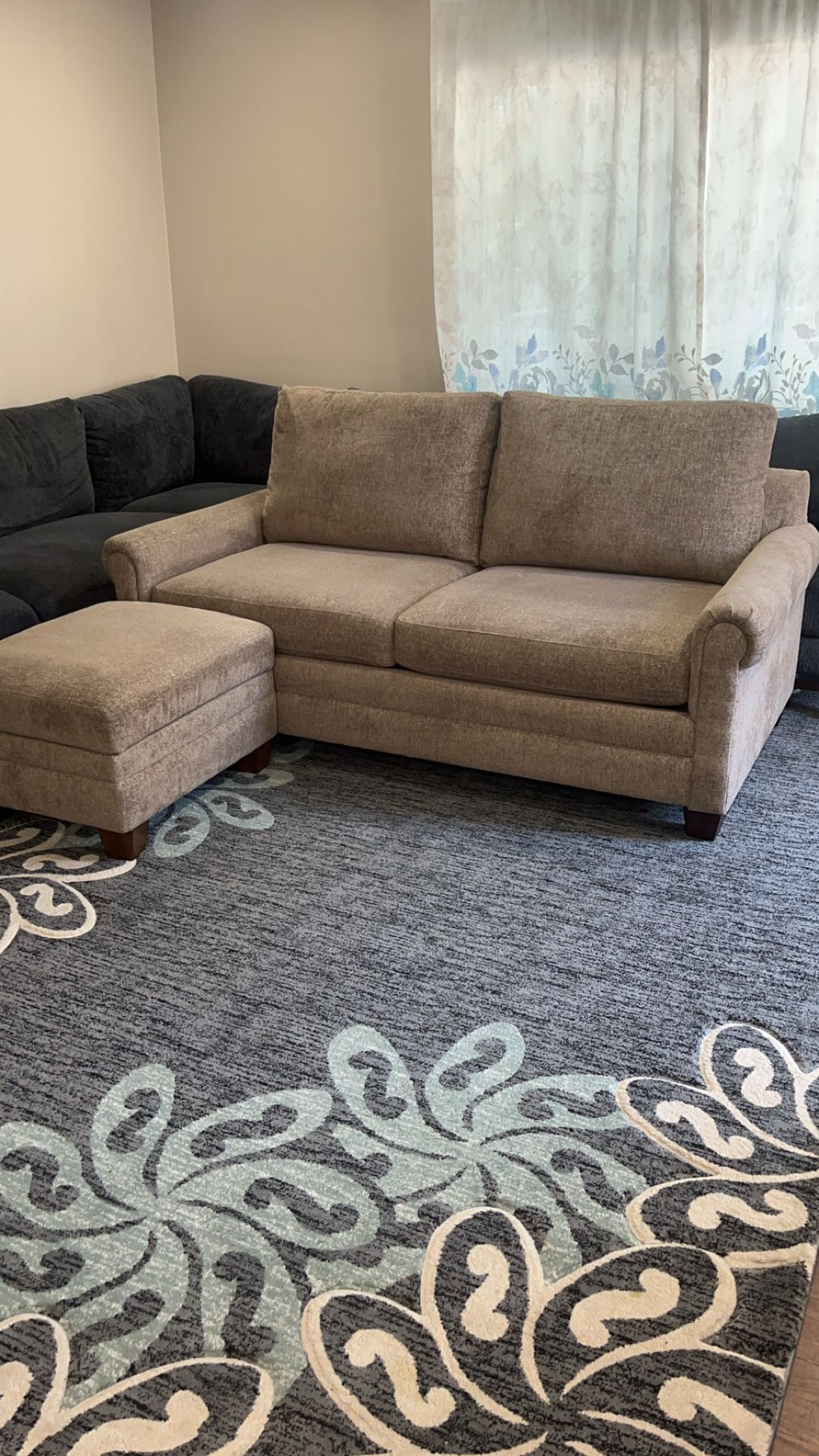 basset 2 pieace sectional couch with ottoman