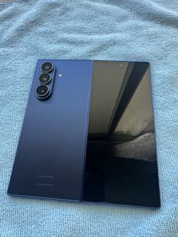 SELL/ Trade Unlocked Samsung Fold 7 Clean Imei Trade For 17 Pro Max , 17 Pro